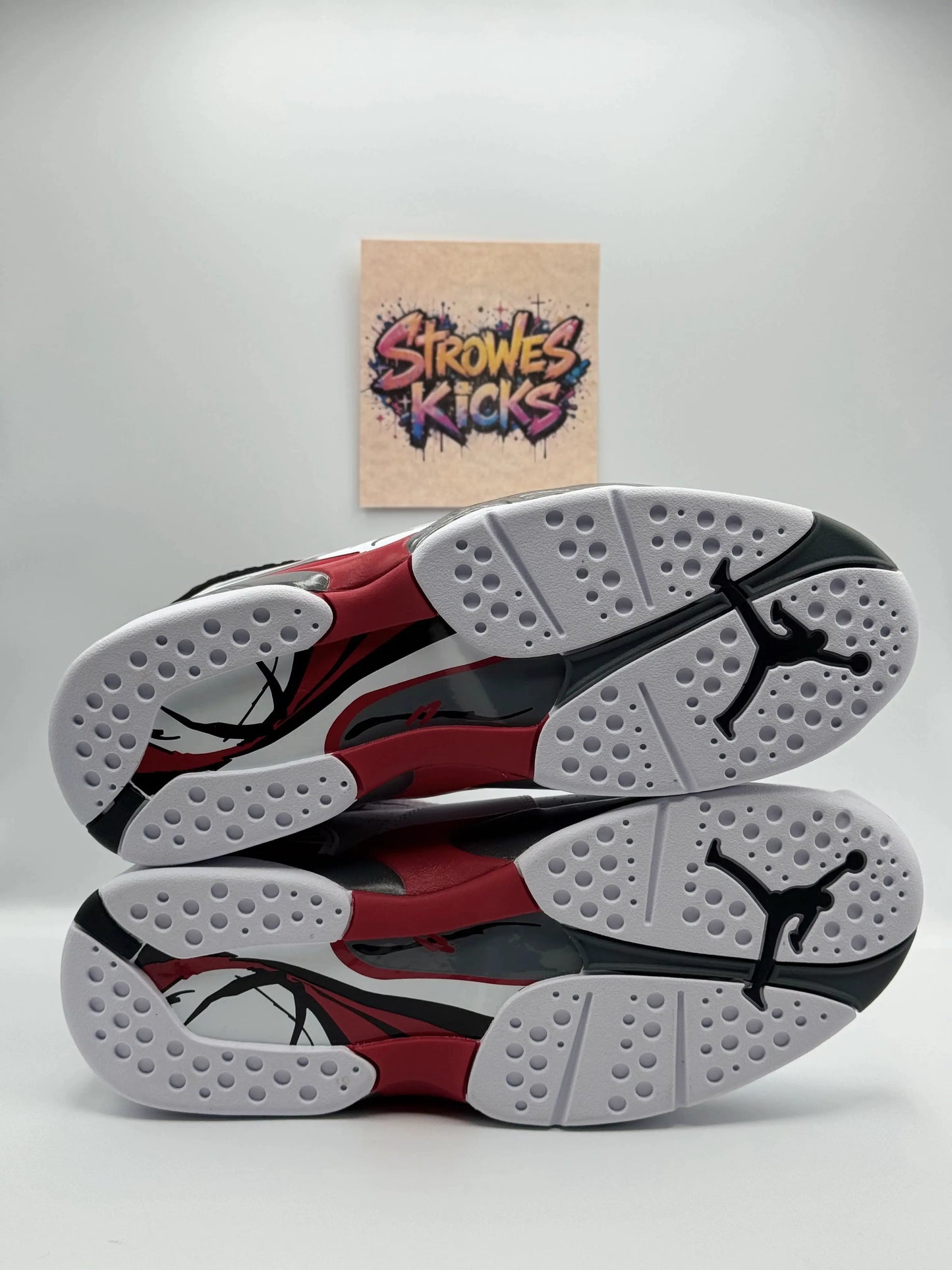 Jordan 8 “Bugs Bunny” Strowes Kicks