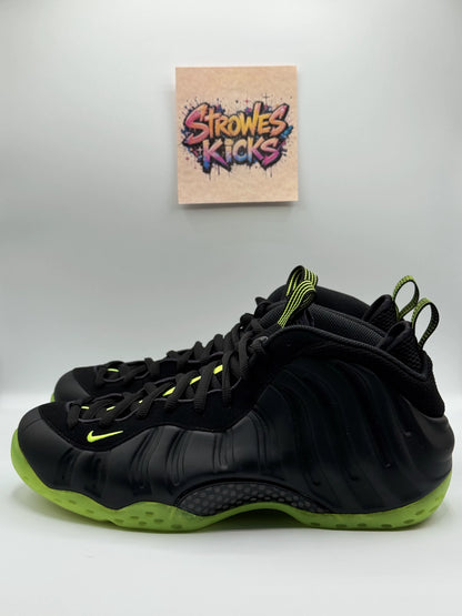 Nike Foamposite One “Black Volt”