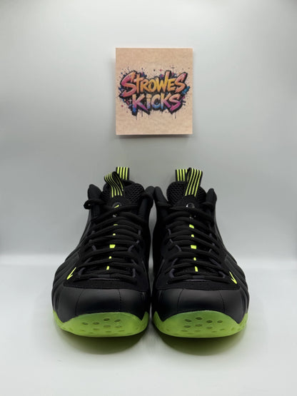 Nike Foamposite One “Black Volt”