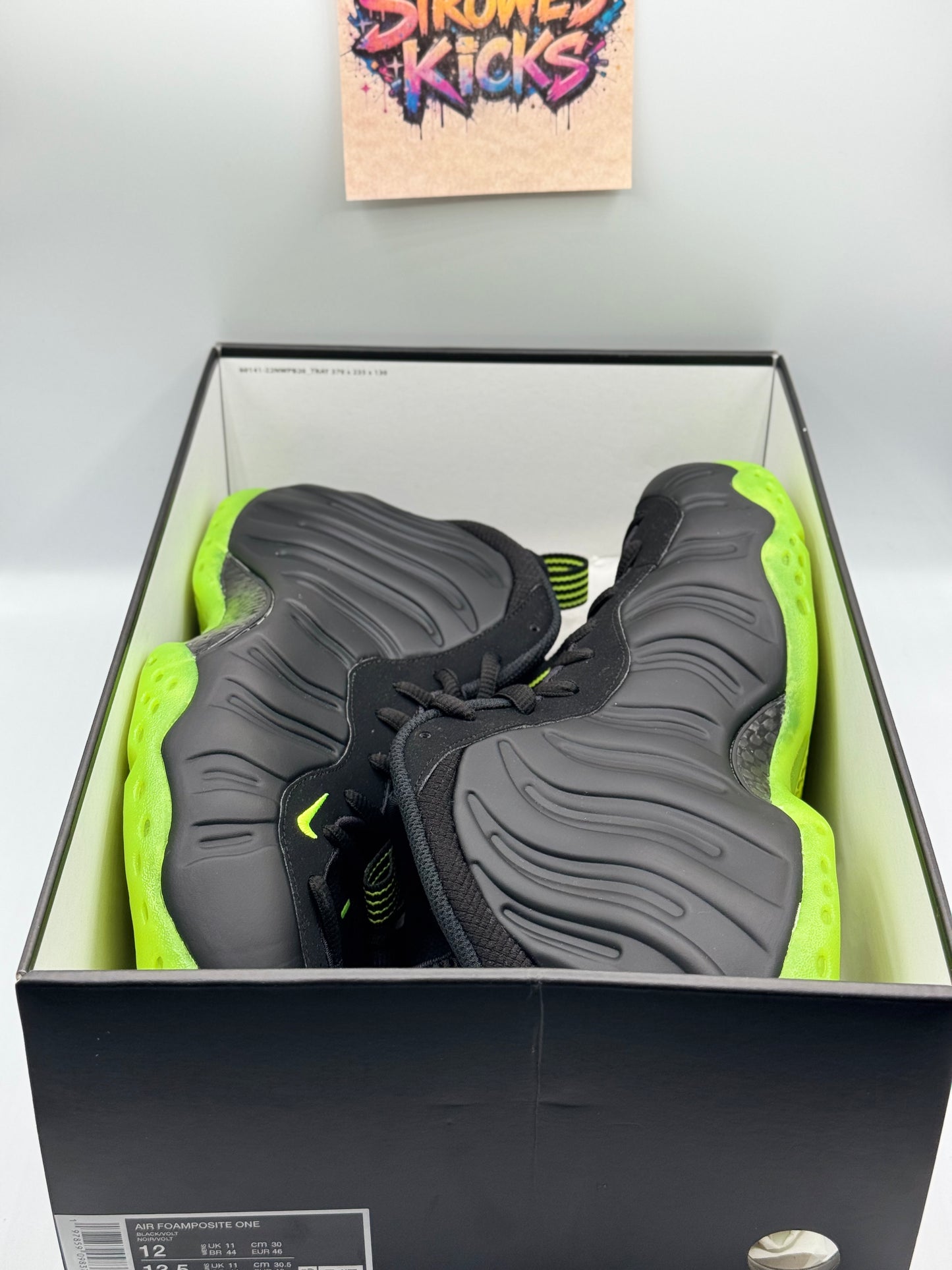 Nike Foamposite One “Black Volt”